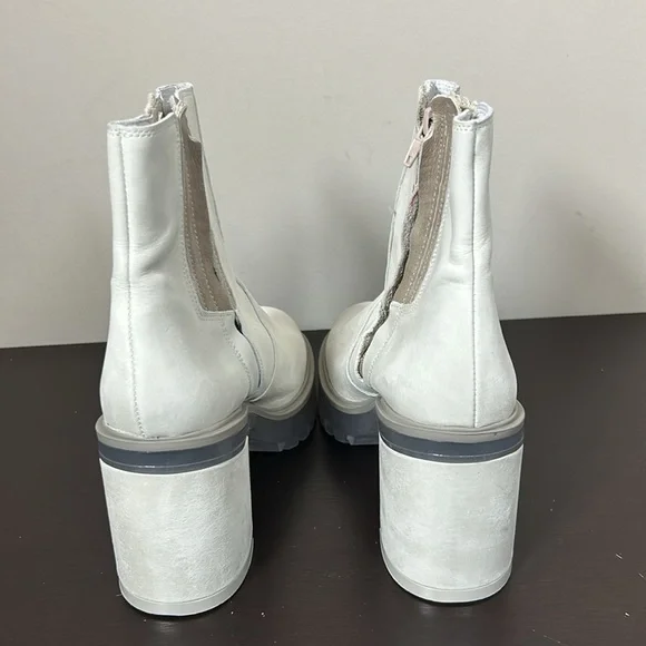 FREE People James Chelsea Boot Leather Ice platform chunky 39.5 US 9 NEW